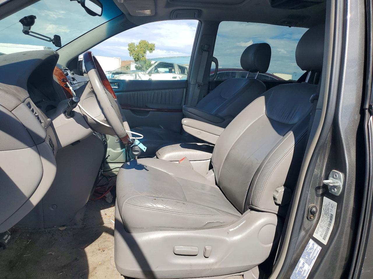 2004 Toyota Sienna Xle Limited 7 Passenger - Фото 7