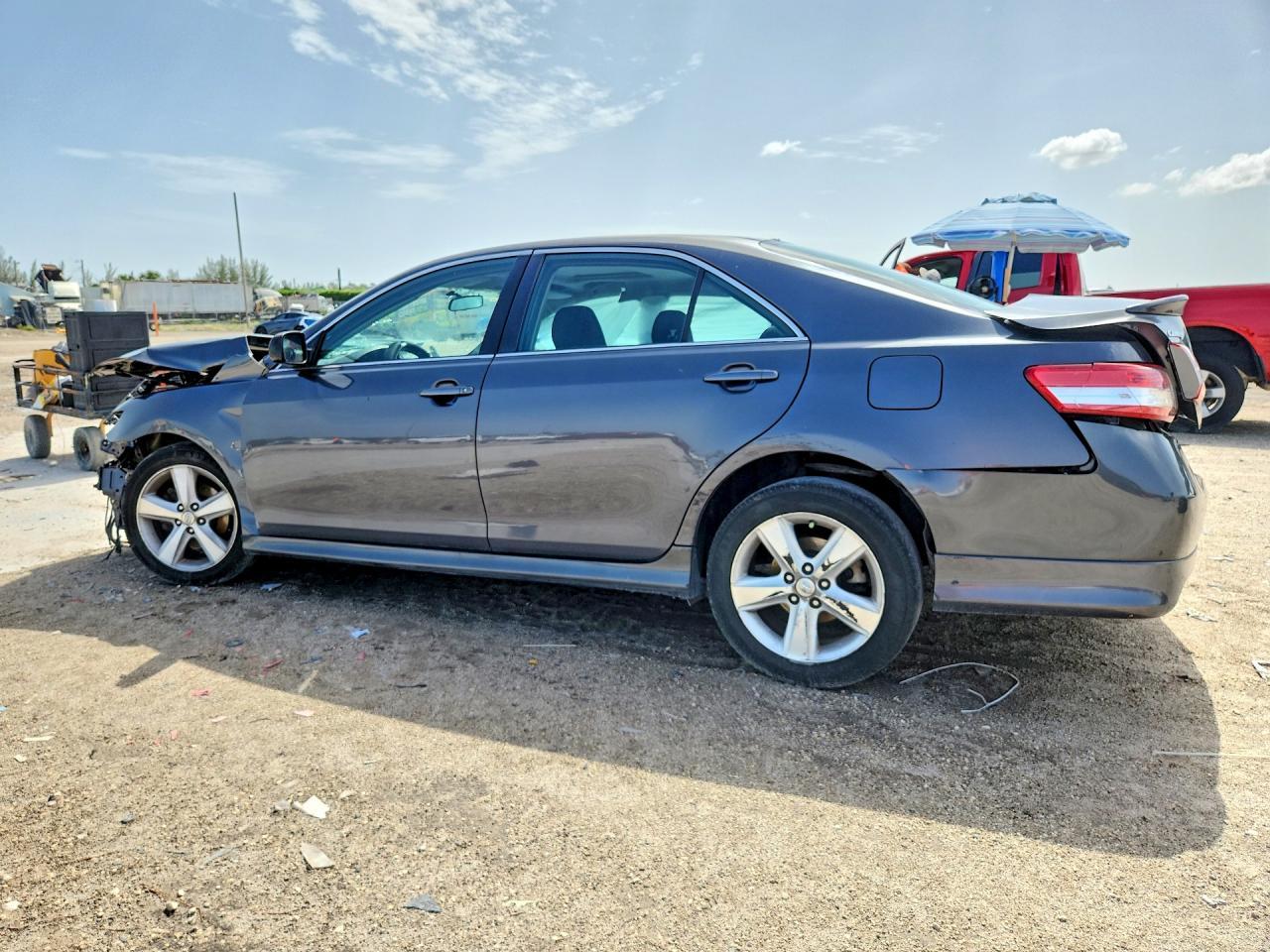 2011 Toyota Camry Se - Фото 2