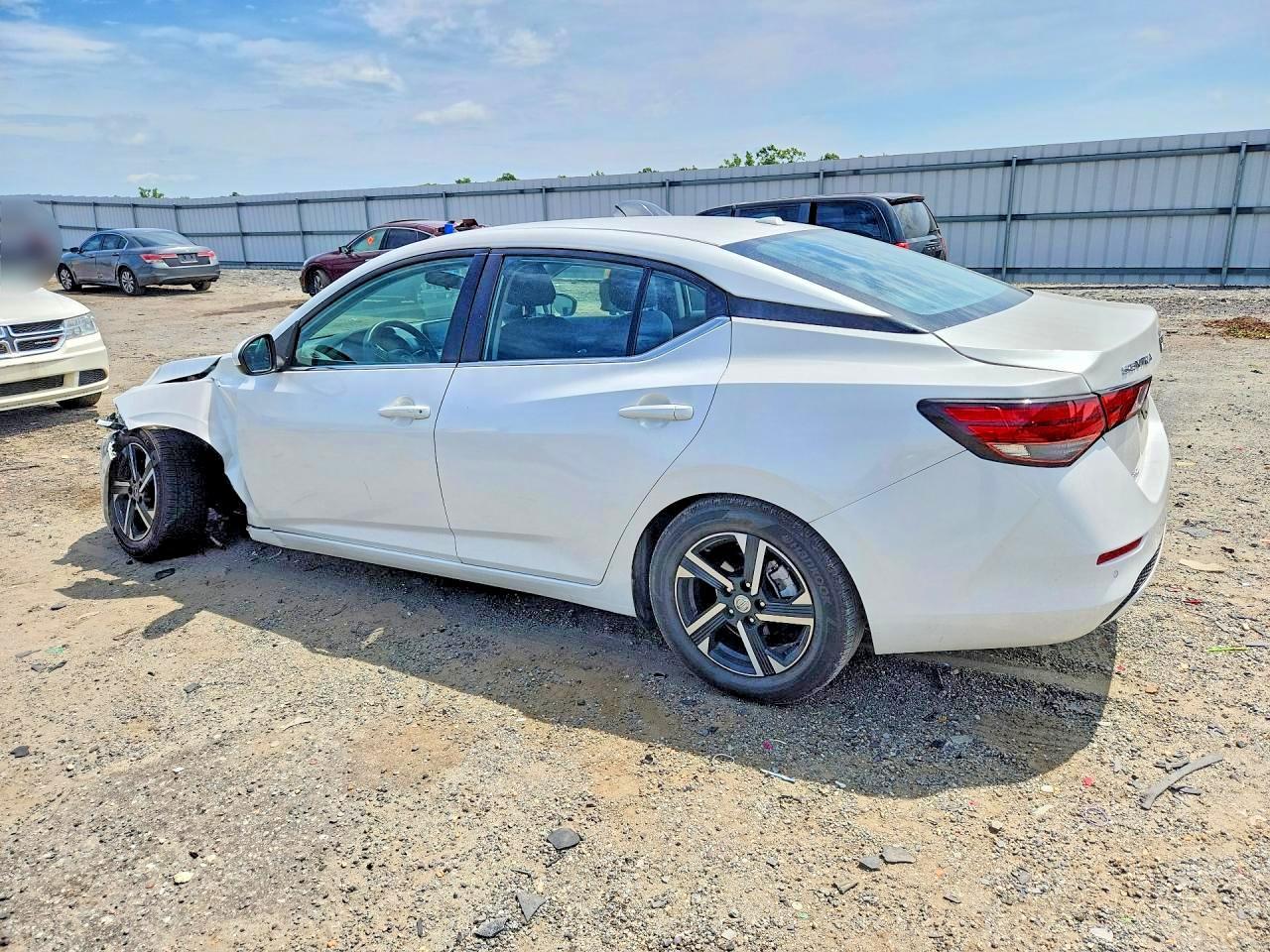 2025 Nissan Sentra Sv - Image 2