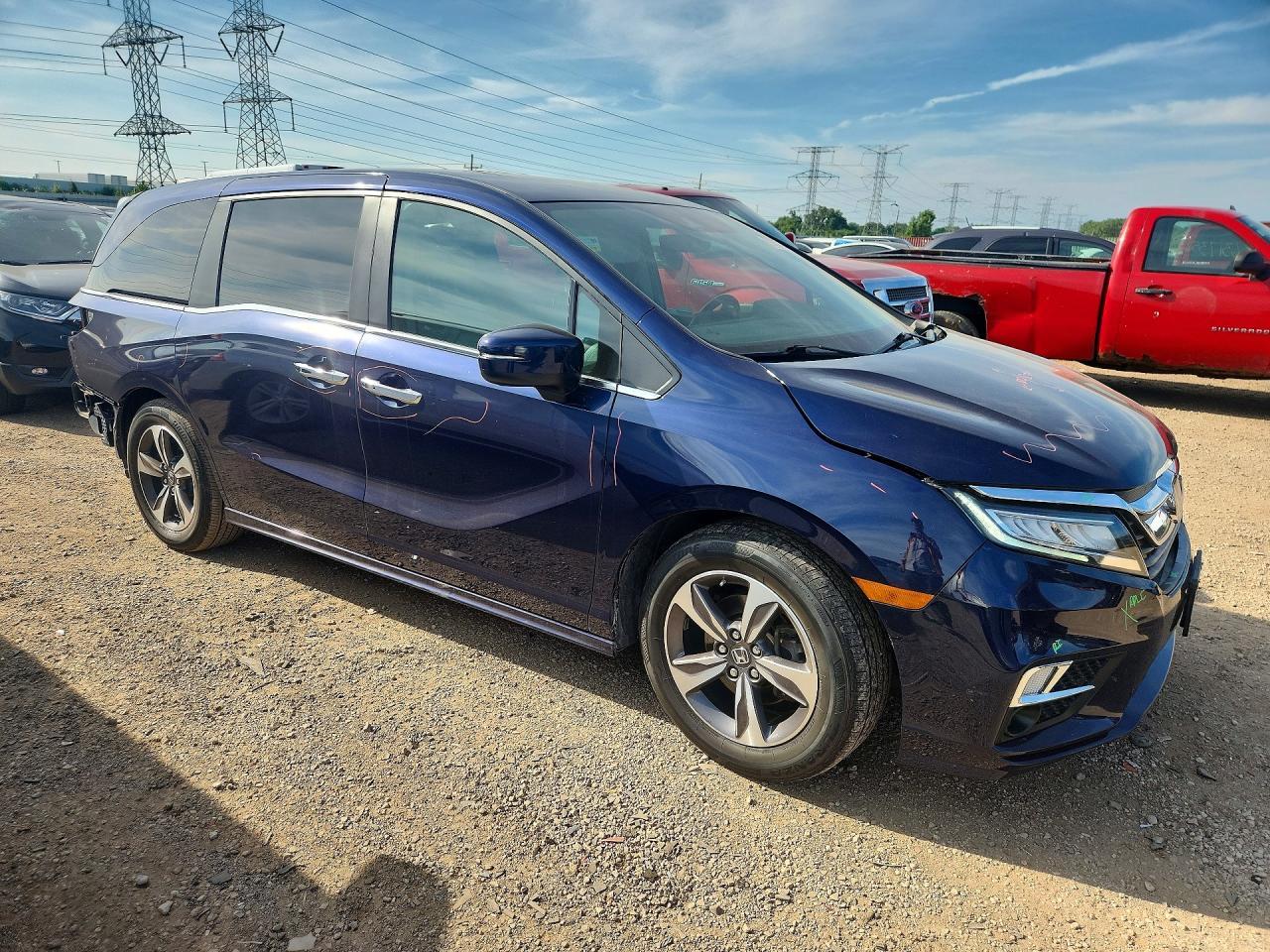 2019 Honda Odyssey Touring - Image 4