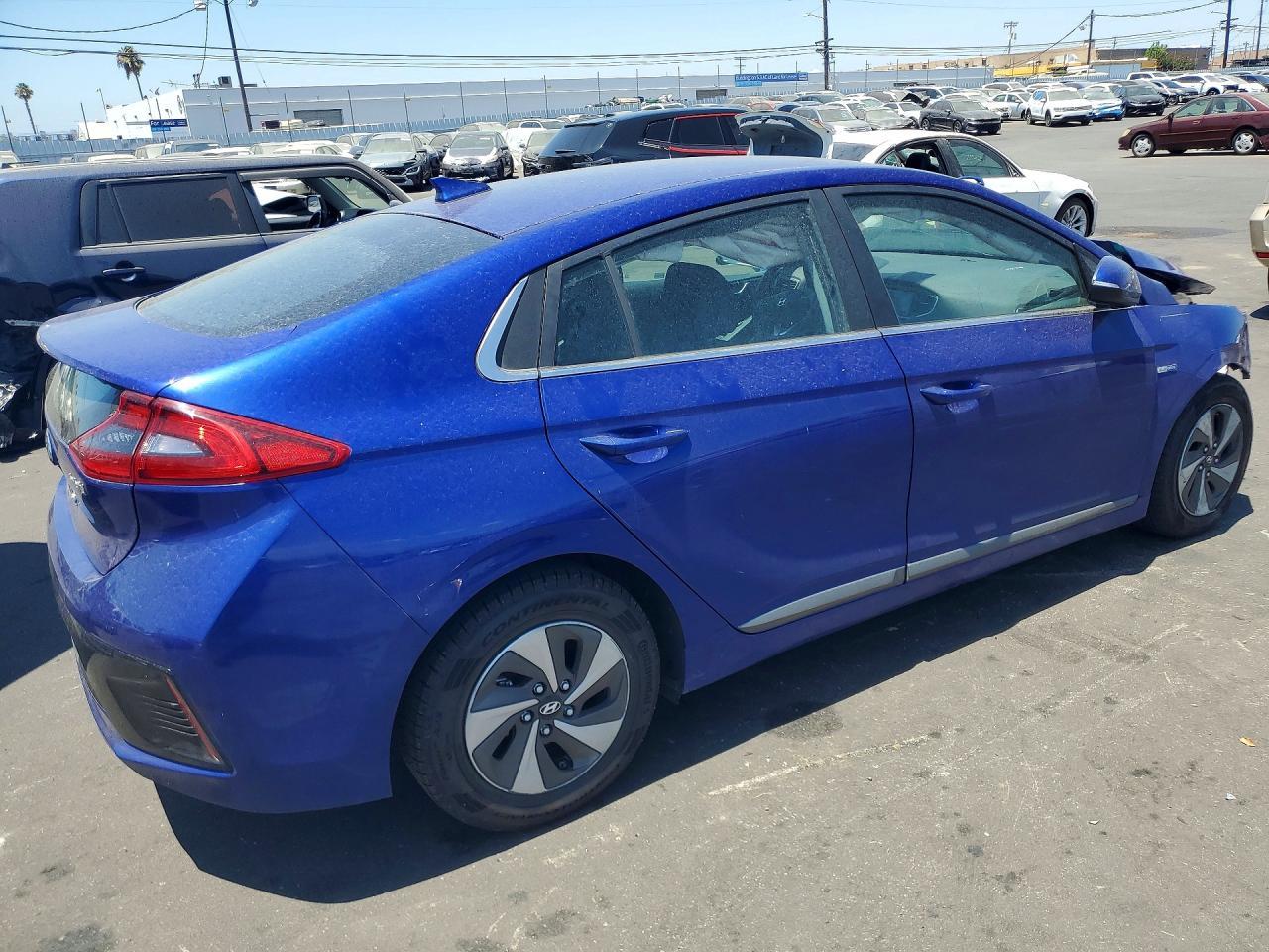 2019 Hyundai Ioniq Sel - Image 3