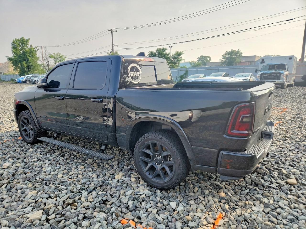 2025 Ram 1500 Laramie - Фото 2