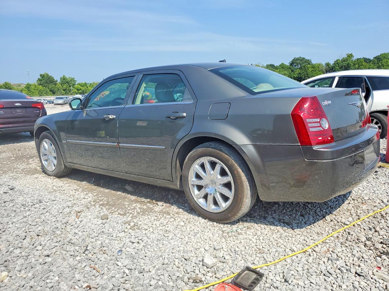 2008 Chrysler 300 Touring - Фото 2