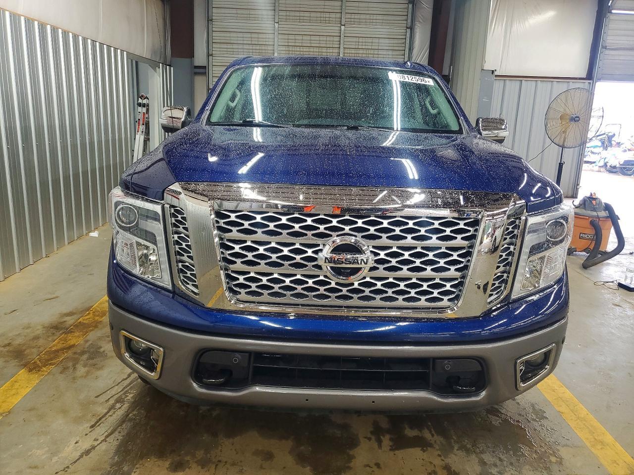 2018 Nissan Titan Platinum Reserve - Фото 5