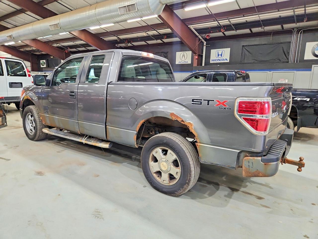 2010 Ford F150 Super Cab - Image 2