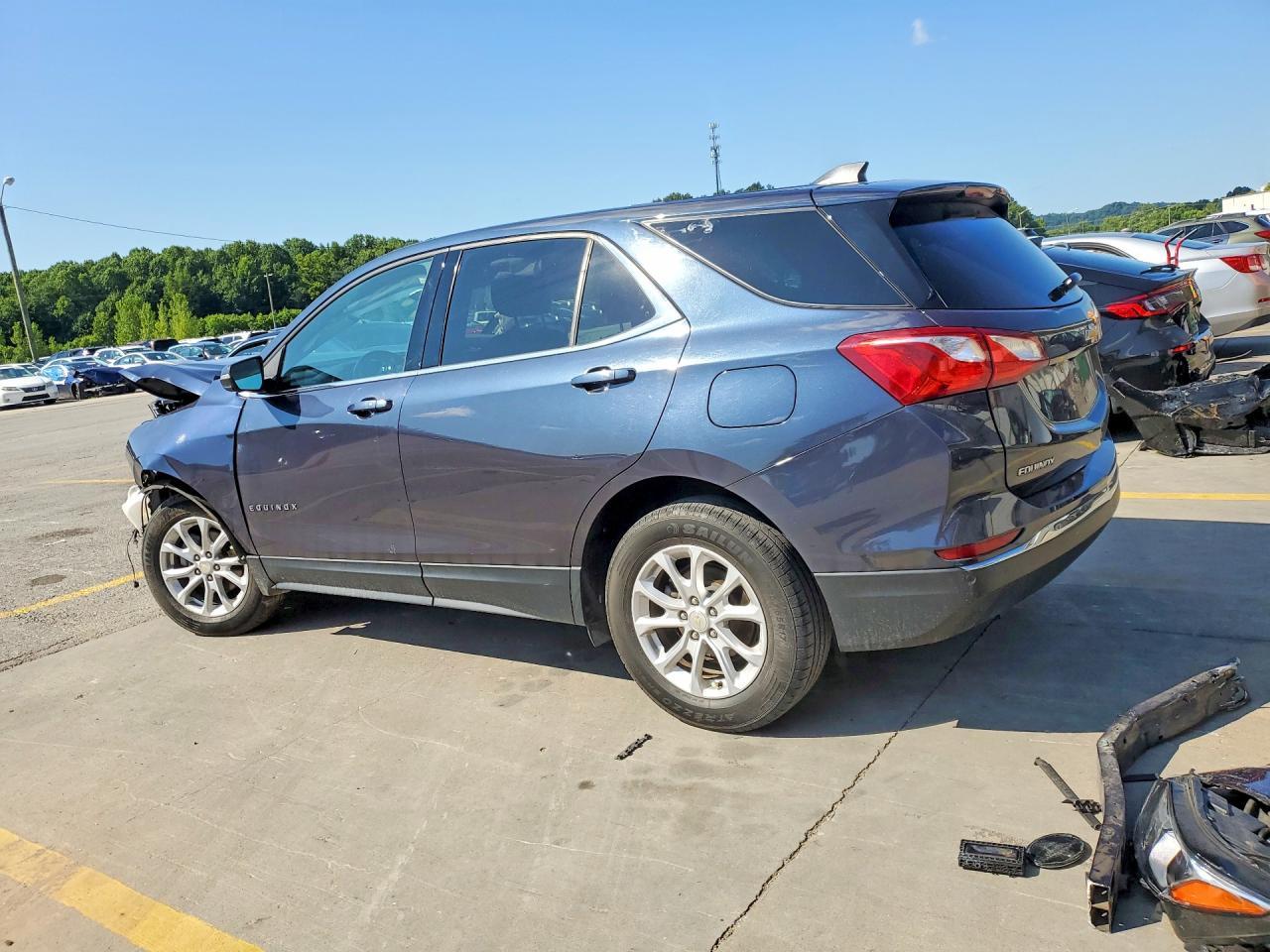 2019 Chevrolet Equinox Lt - Image 2