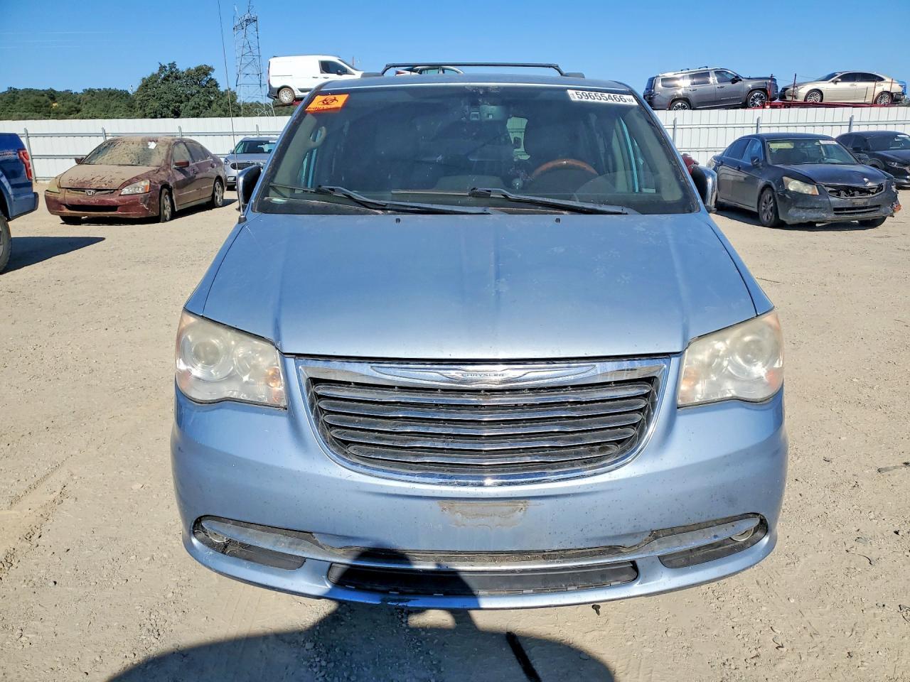 2013 Chrysler Town & Country Limited - Image 5