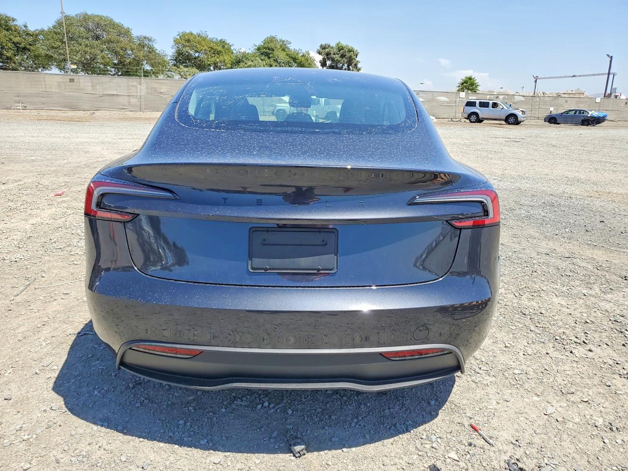 2026 Tesla Model 3 - Фото 6