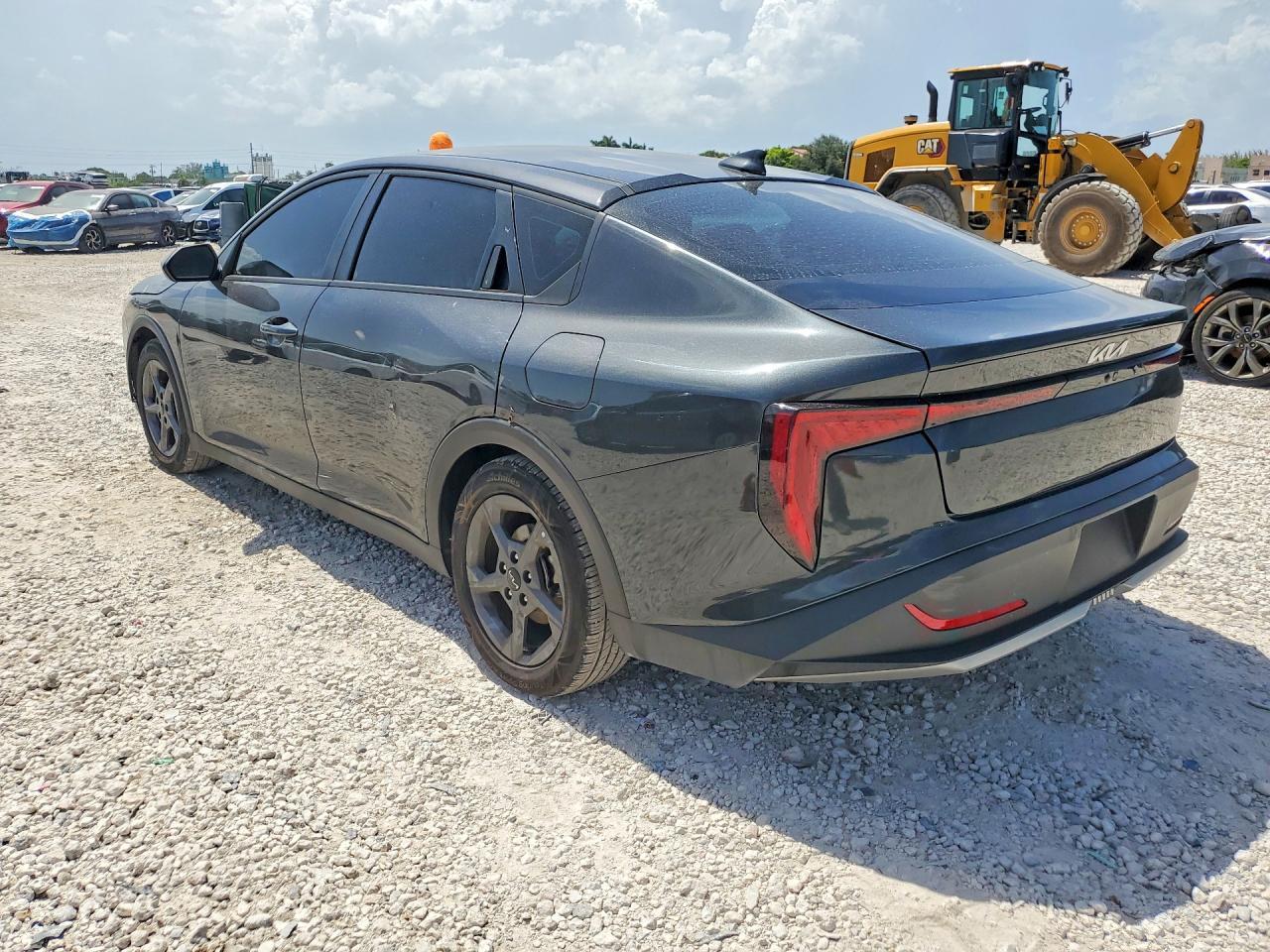 2025 Kia K4 Lxs - Image 2