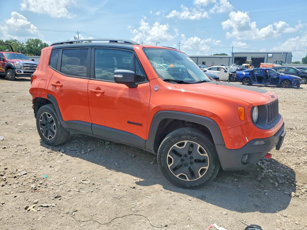 2015 Jeep Renegade Trailhawk - Фото 4