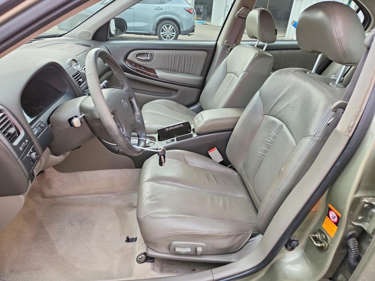 2001 Infiniti I30 Base - Фото 7