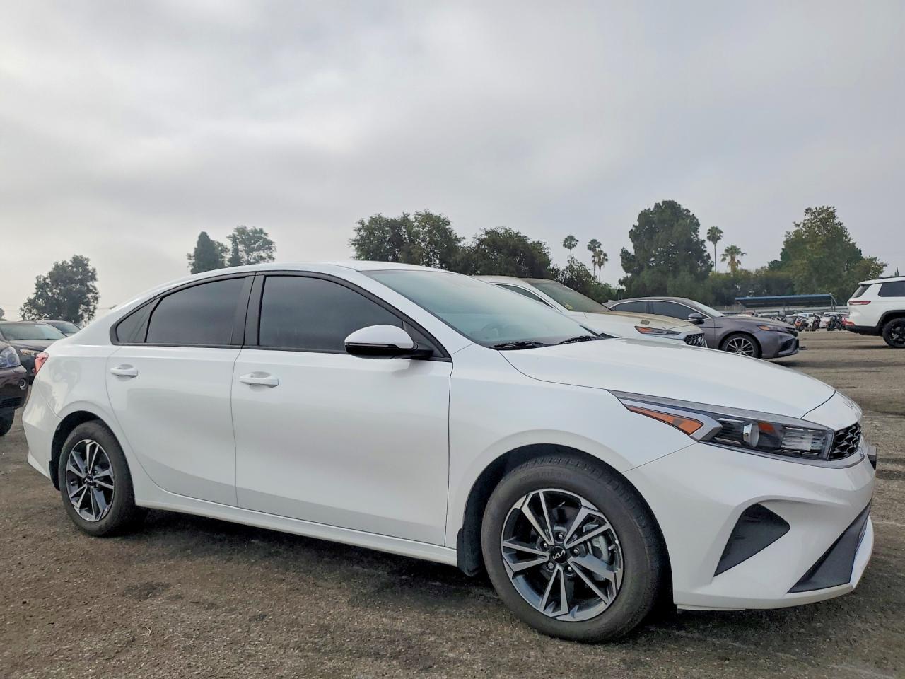 2024 Kia Forte Lxs - Image 4