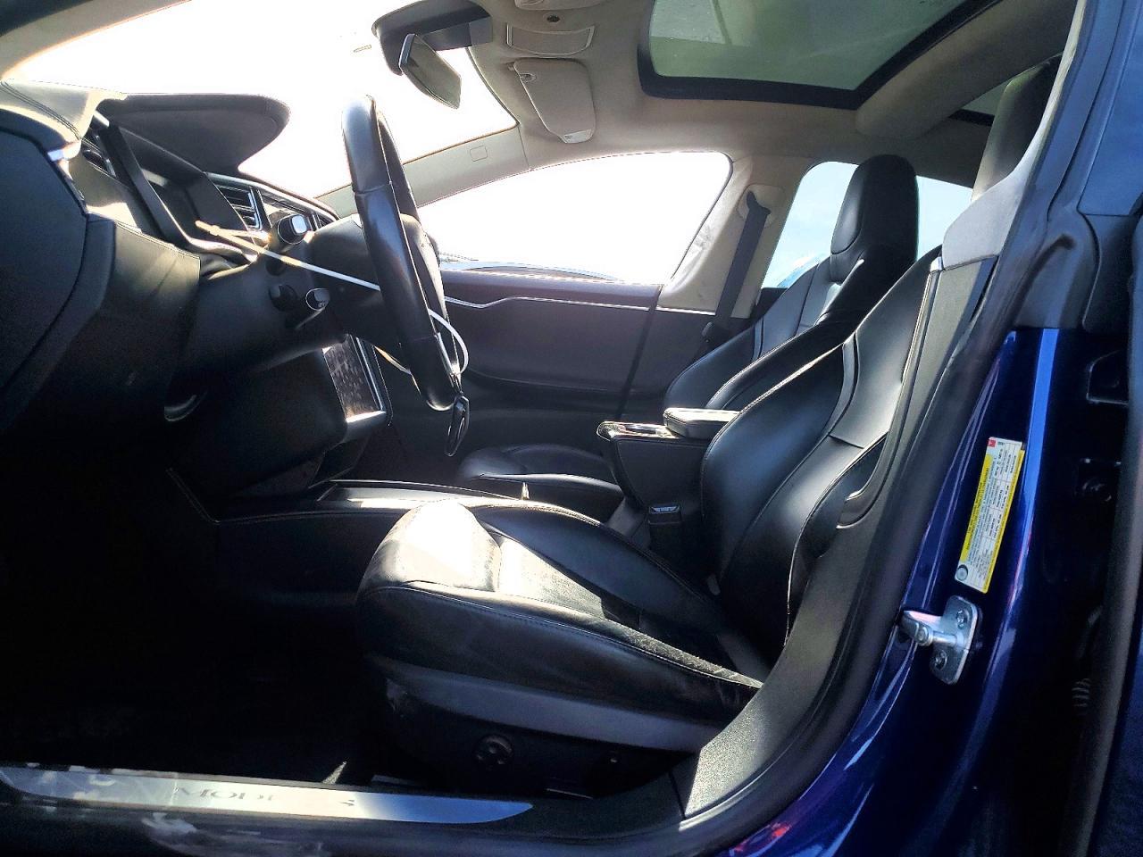 2016 Tesla Model S - Image 7