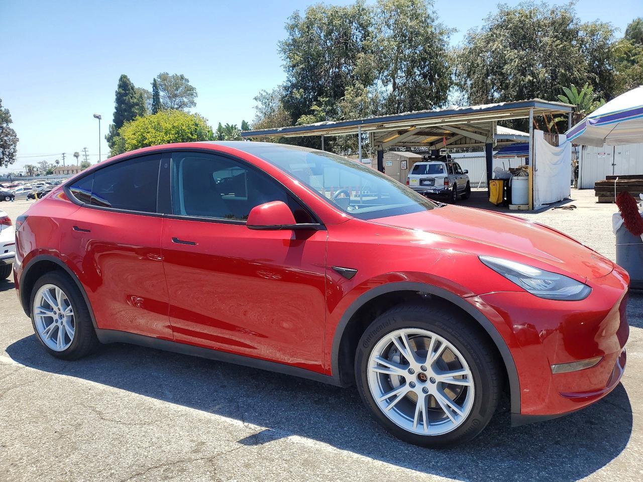 2023 Tesla Model Y - Image 4