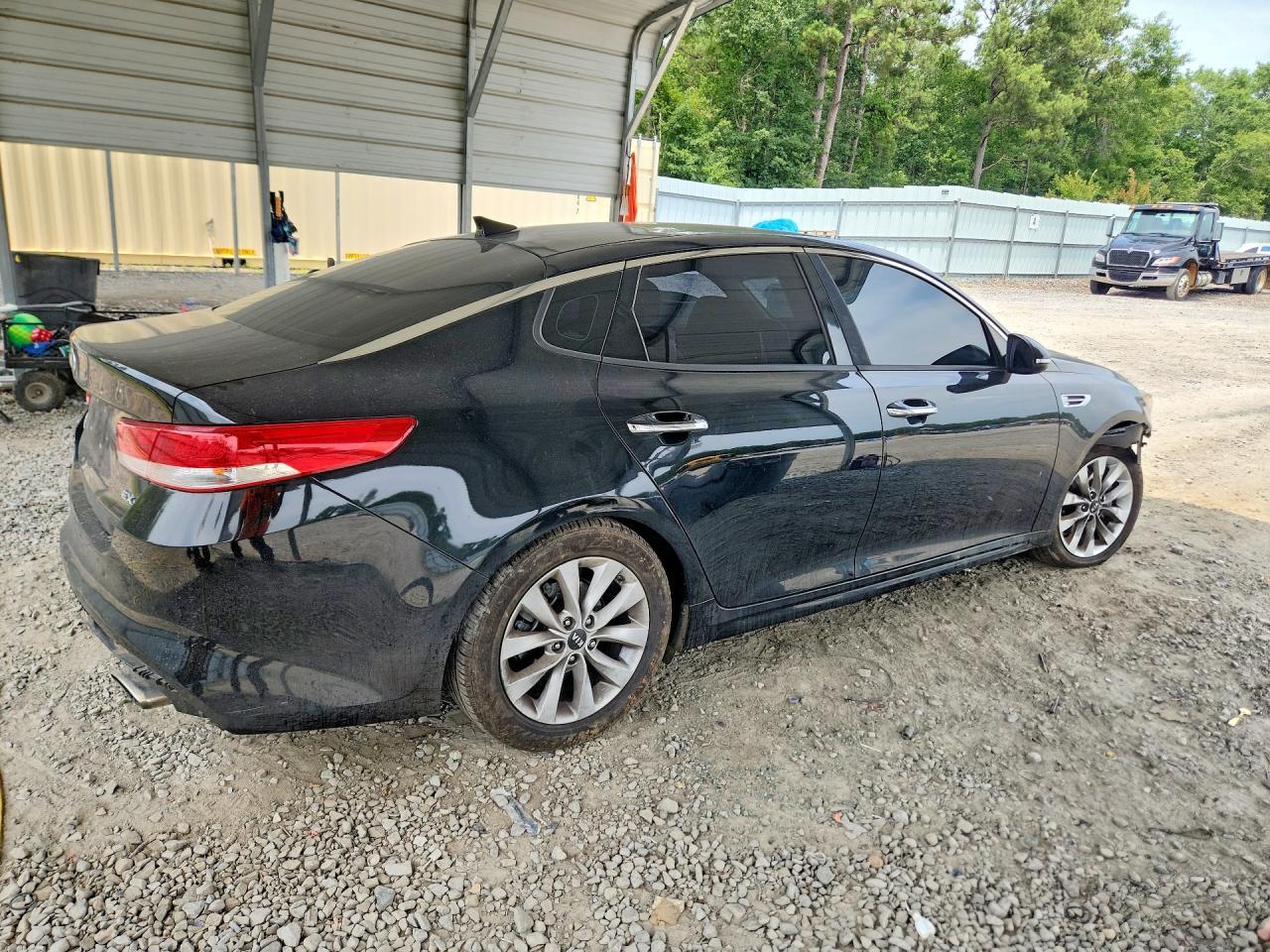 2016 Kia Optima Ex - Image 3