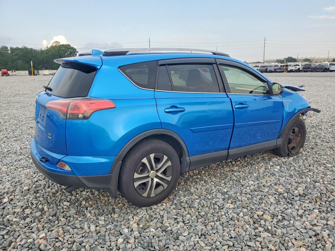 2017 Toyota Rav4 Le - Фото 3