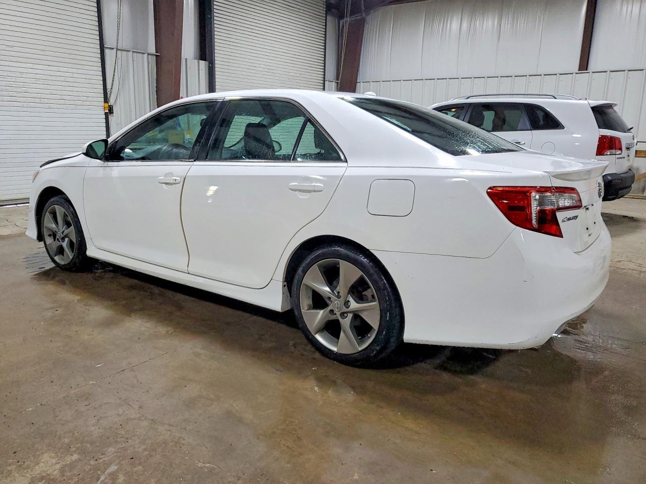 2012 Toyota Camry Se V6 - Image 2