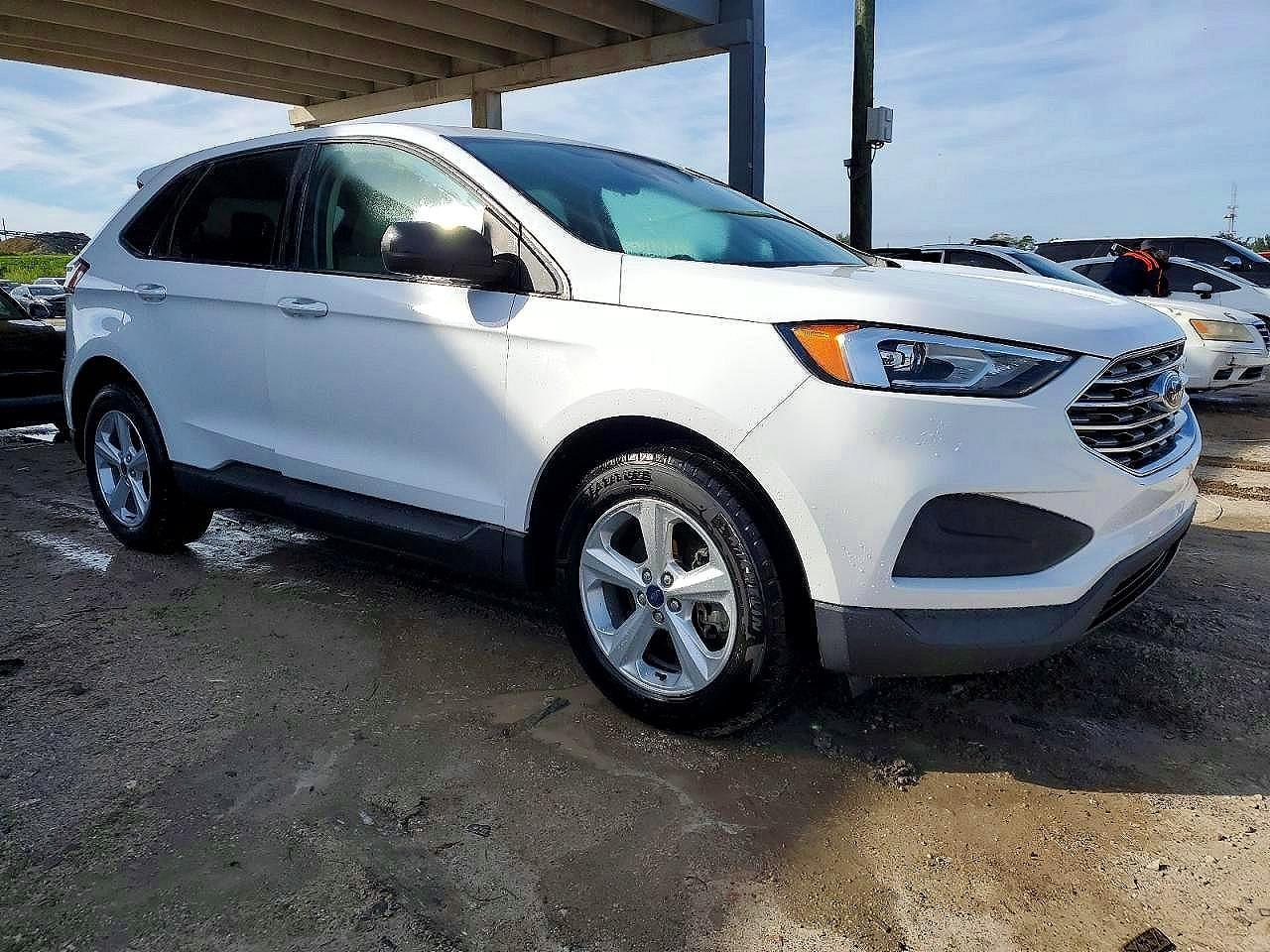 2020 Ford Edge Se - Фото 4