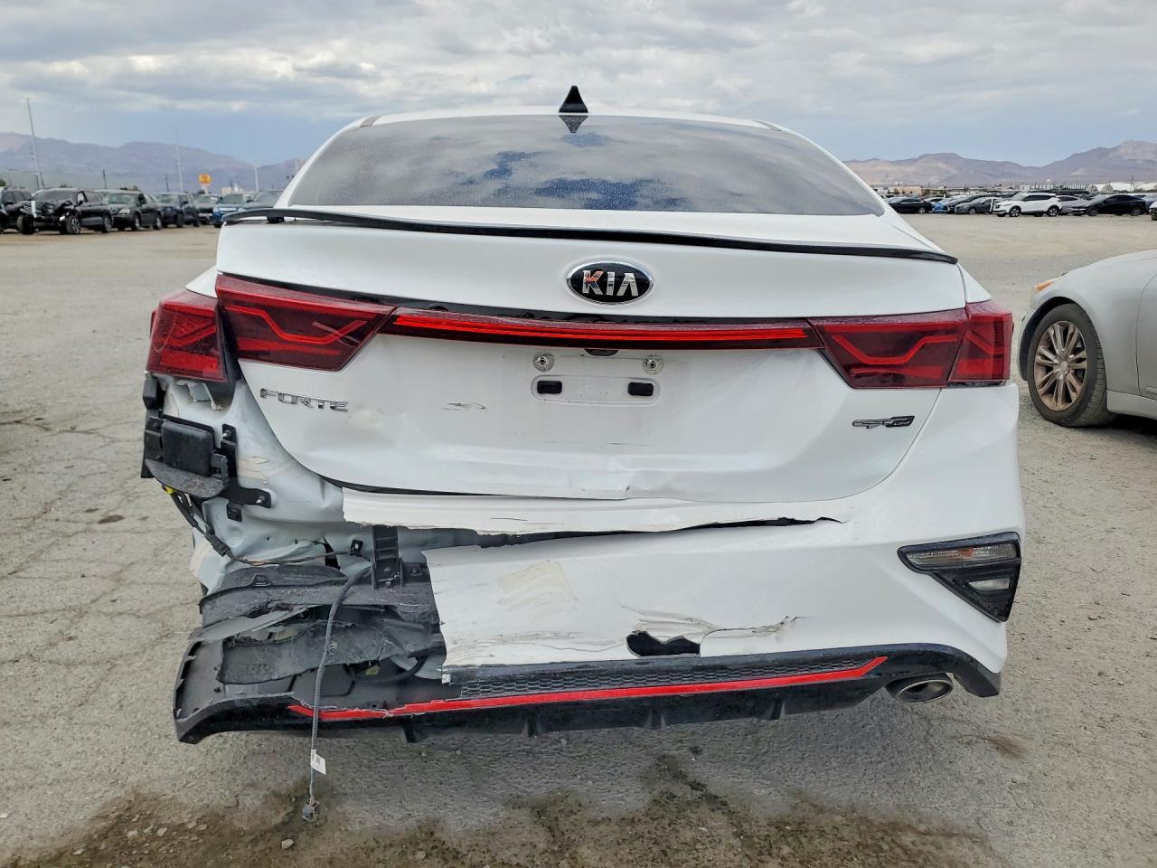 2021 Kia Forte Gt Line - Фото 6