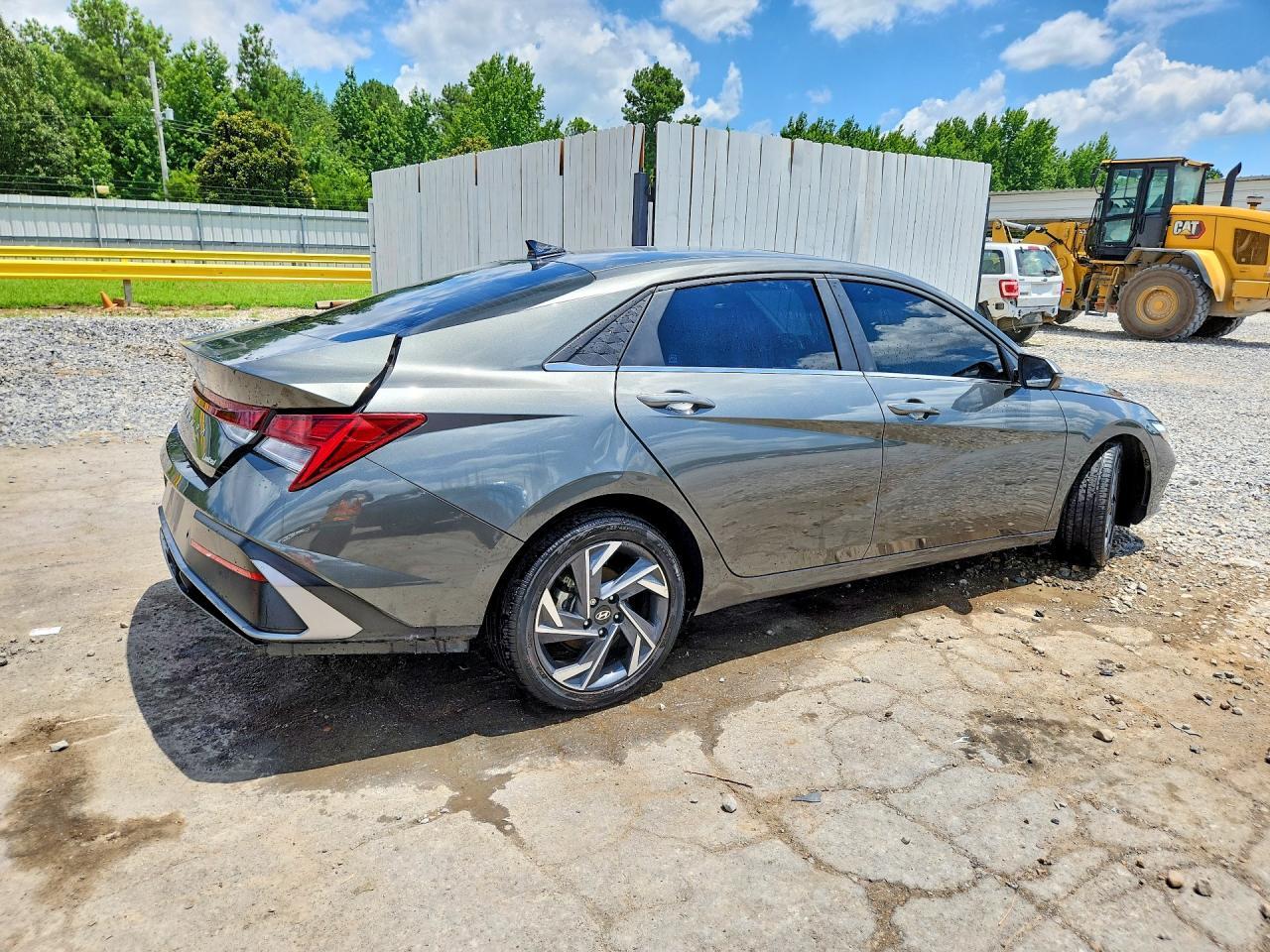 2024 Hyundai Elantra Limited - Фото 3