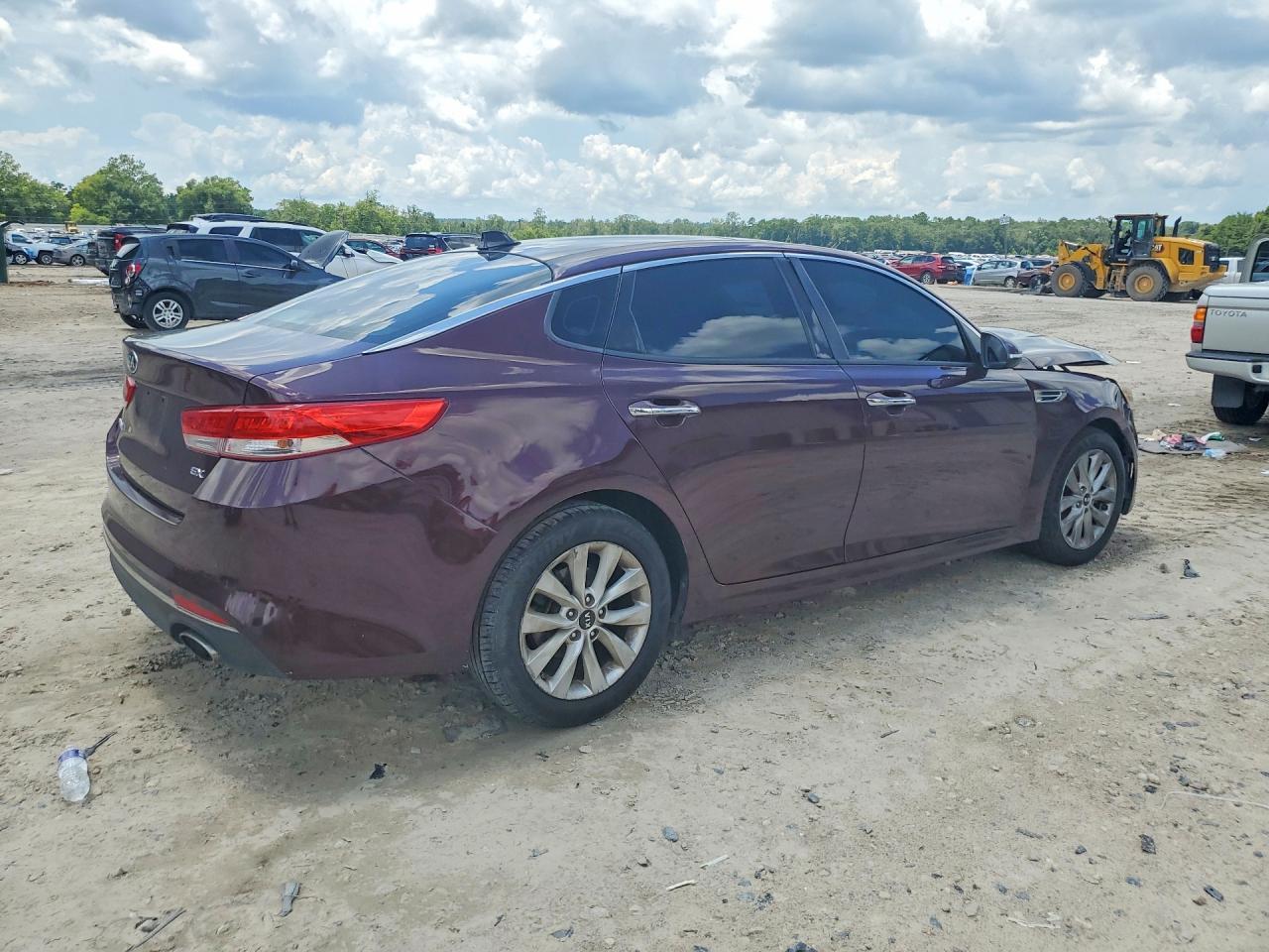 2017 Kia Optima Ex - Image 3