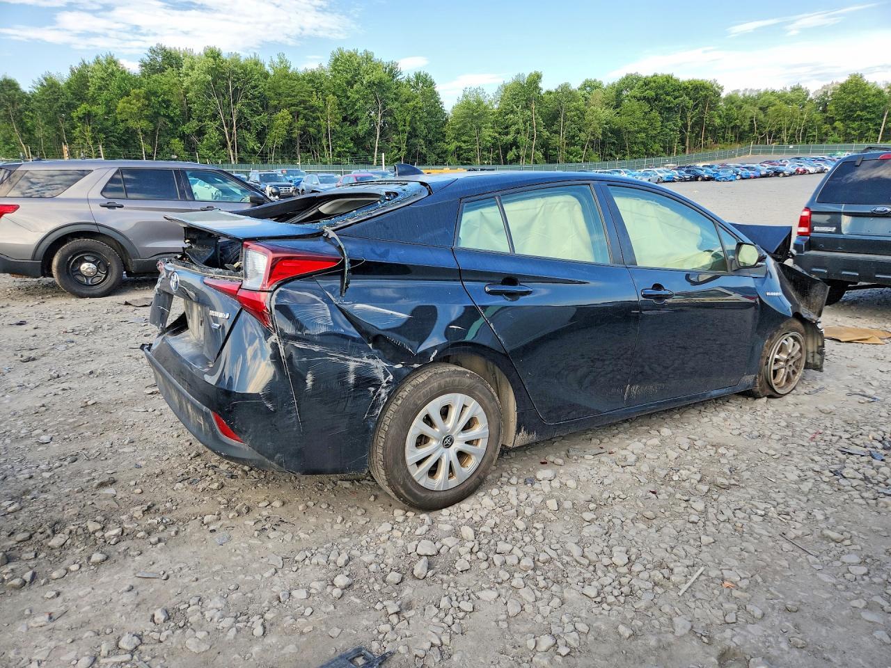 2020 Toyota Prius L Eco - Фото 3