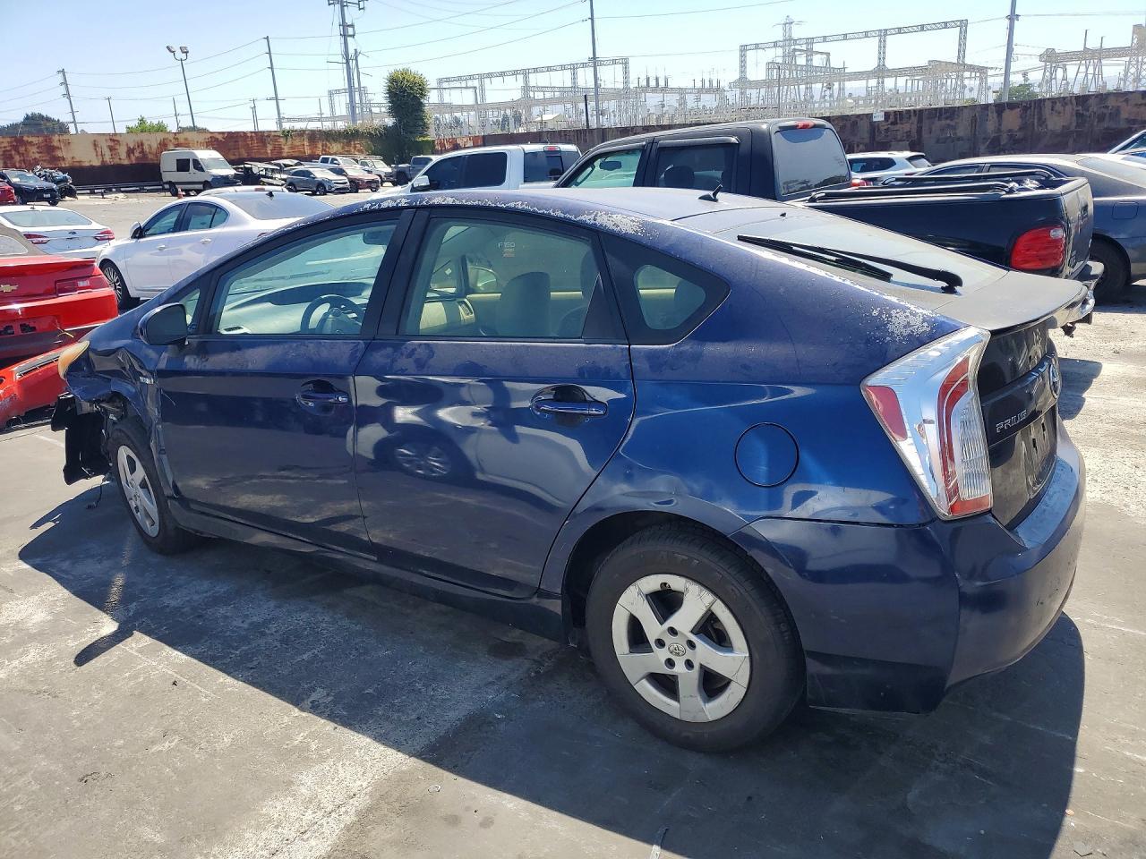 2012 Toyota Prius Two - Фото 2