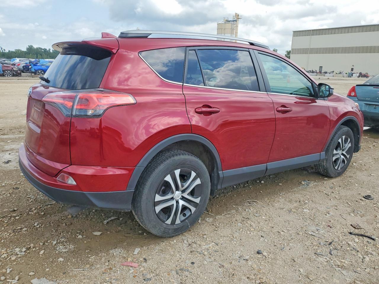 2018 Toyota Rav4 Le - Image 3