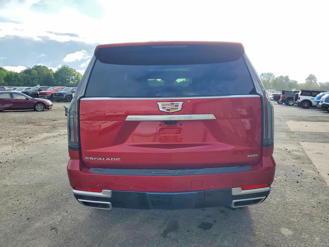 2026 Cadillac Escalade Luxury - Image 6