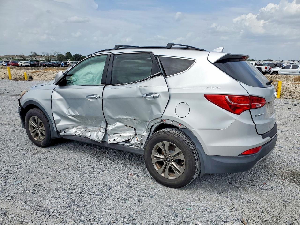 2015 Hyundai Santa Fe Sport 2.4L - Image 2