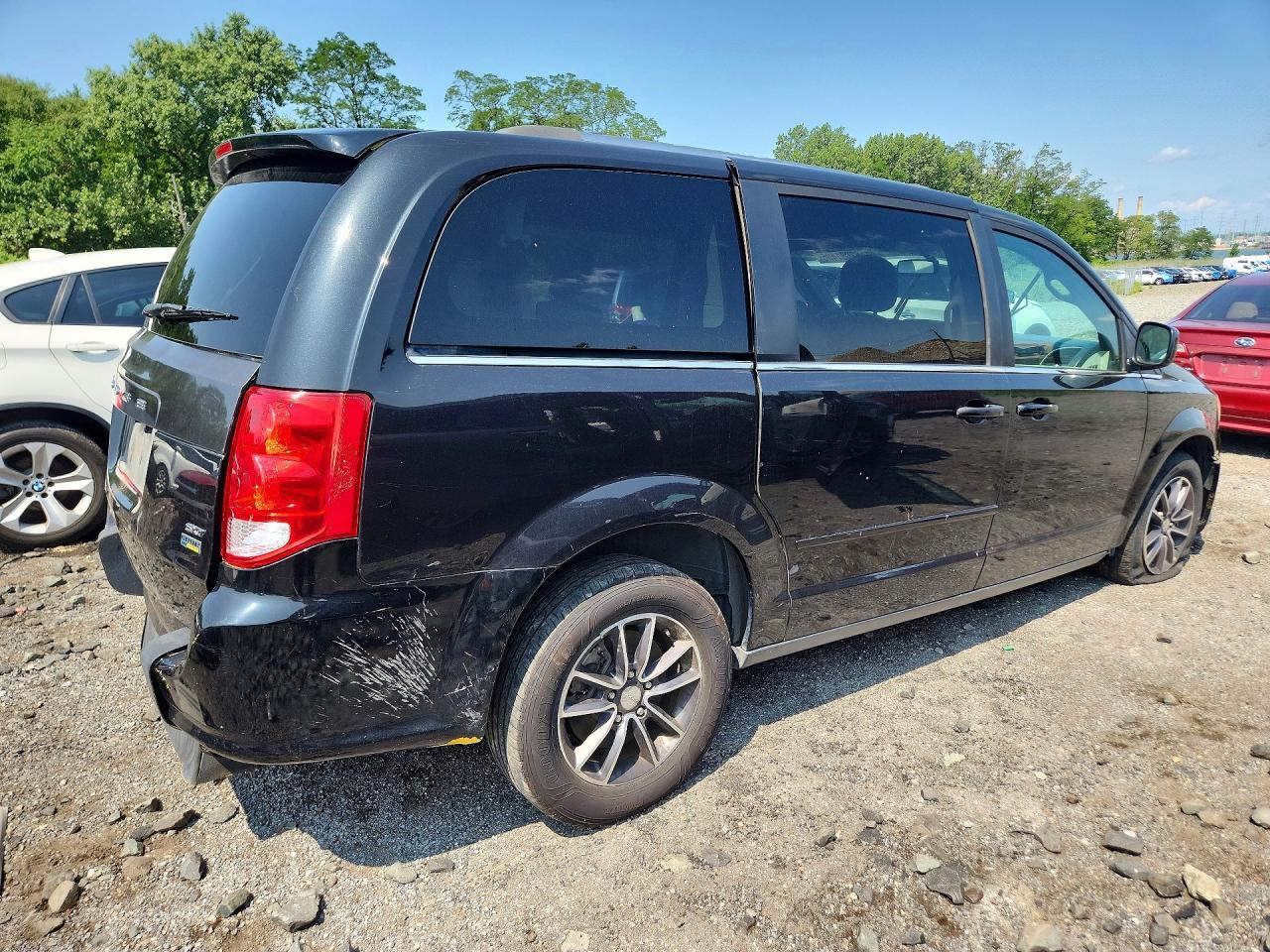 2017 Dodge Grand Caravan Sxt - Фото 3
