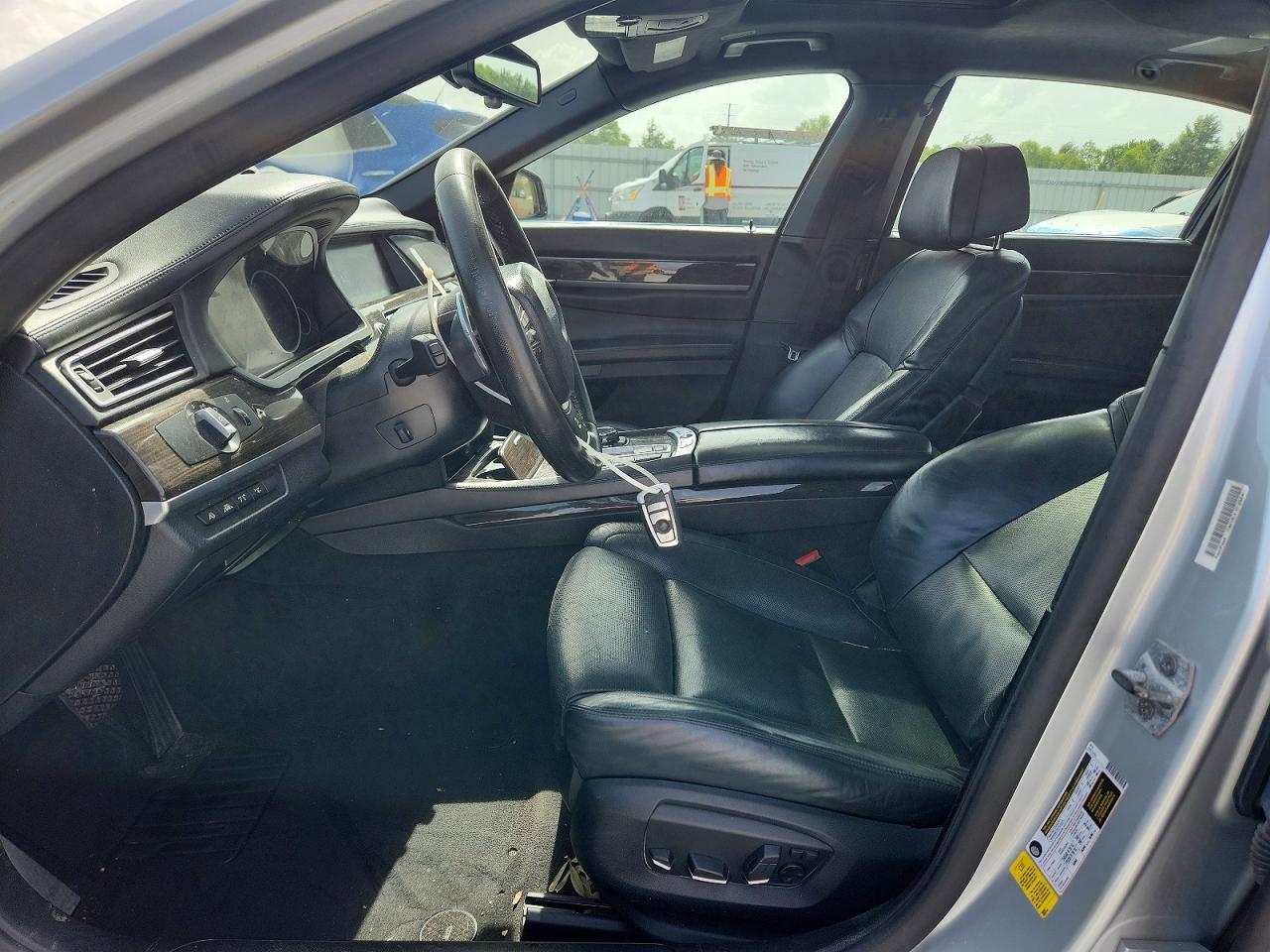 2015 BMW 750 Li - Фото 7