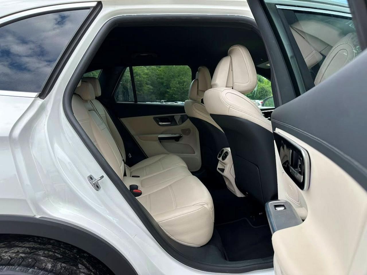 2024 Mercedes-Benz Glc 300 - Image 7