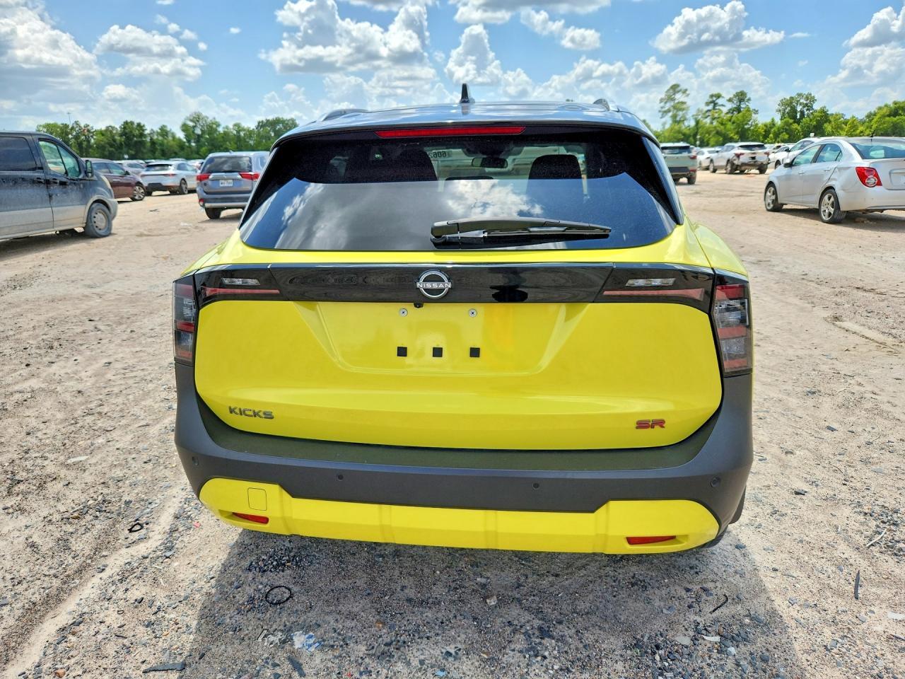 2025 Nissan Kicks Sr - Фото 6