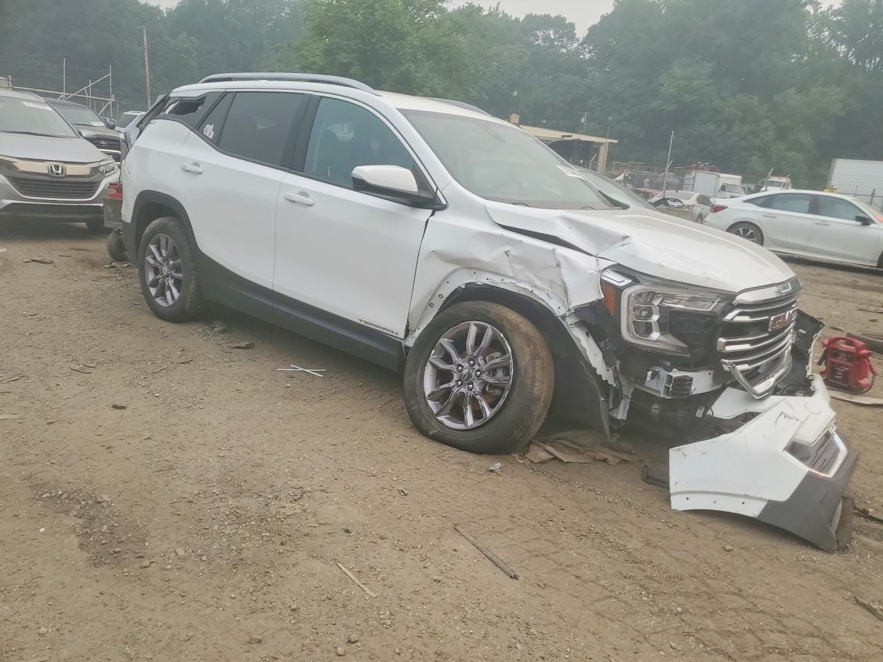 2023 GMC Terrain Slt - Image 4