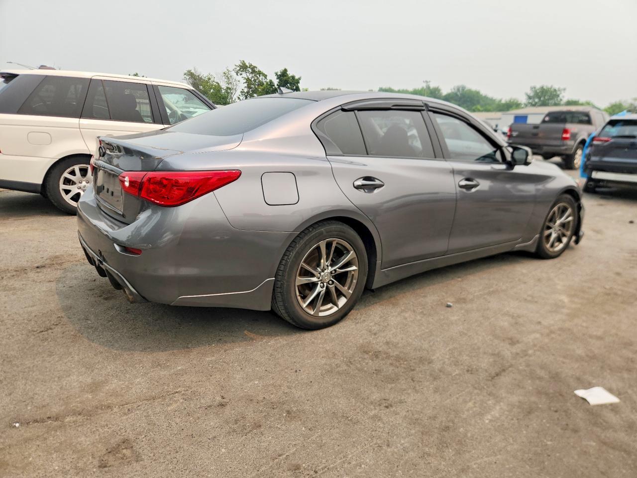 2015 Infiniti Q50 Premium - Image 3
