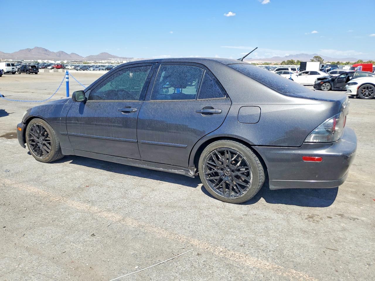 2002 Lexus Is 300 - Image 2