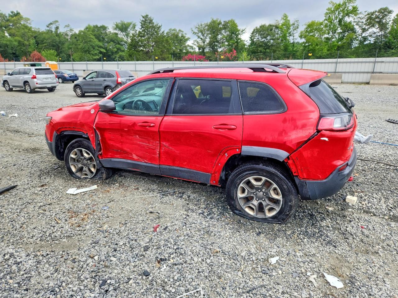 2019 Jeep Cherokee Trailhawk - Image 2