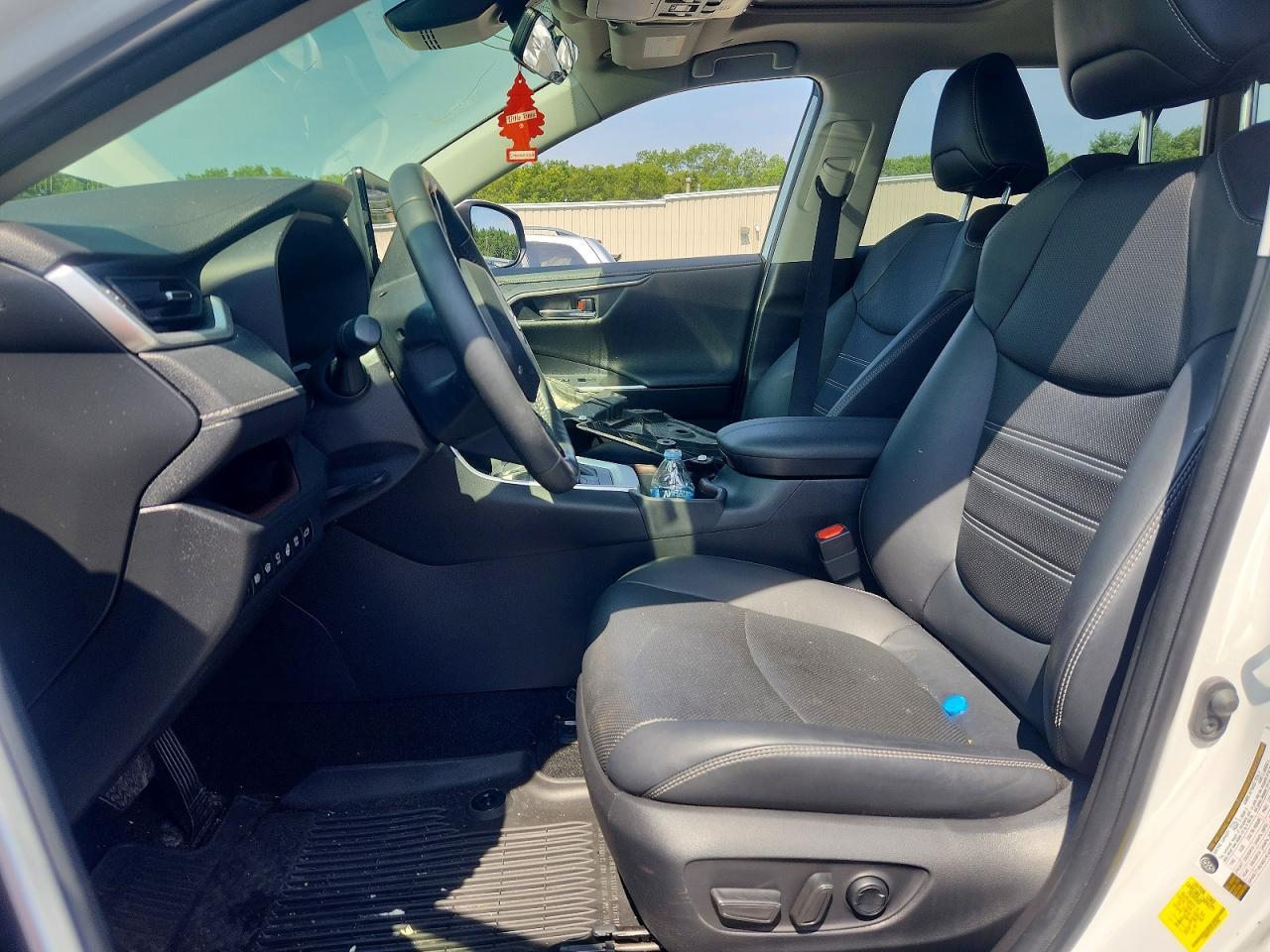 2023 Toyota Rav4 Limited - Image 7