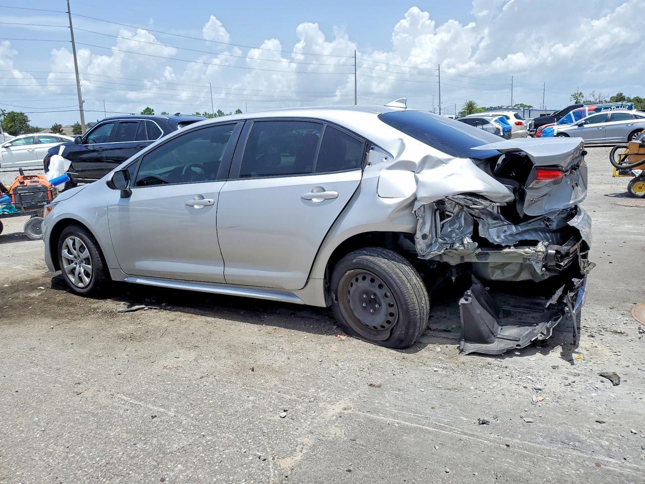 2021 Toyota Corolla Le - Фото 2