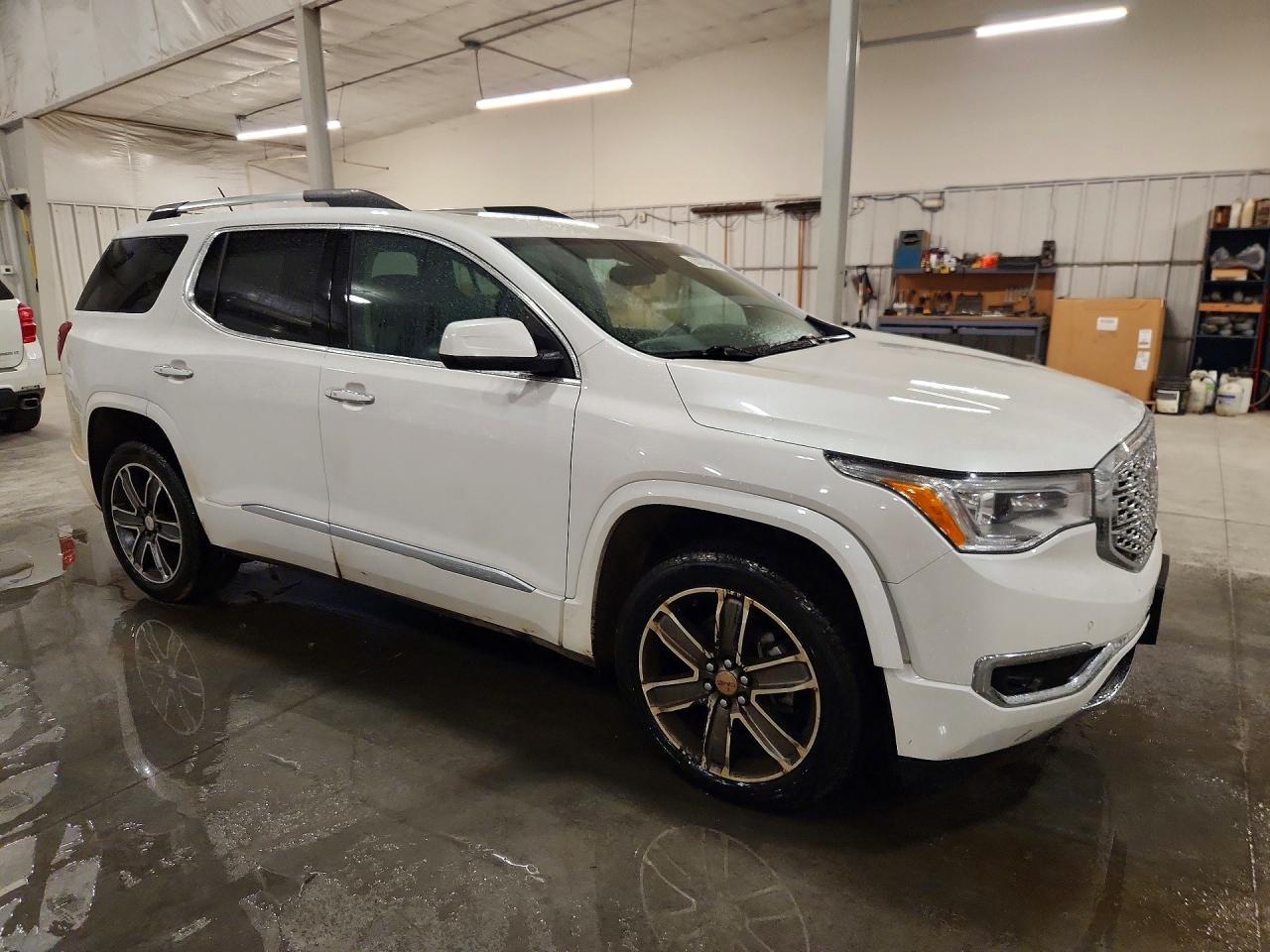 2017 GMC Acadia Denali - Фото 4
