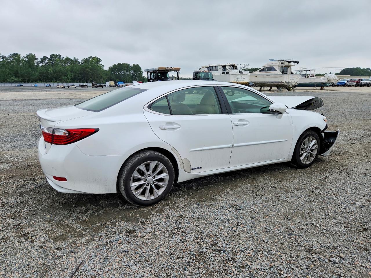 2014 Lexus Es 300H - Image 3