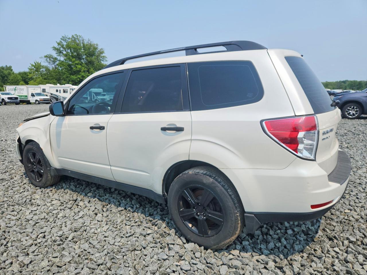 2011 Subaru Forester 2.5X - Фото 2