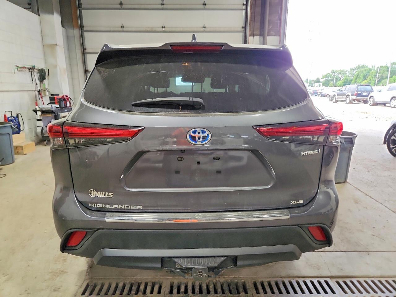 2023 Toyota Highlander Hybrid Xle - Image 6