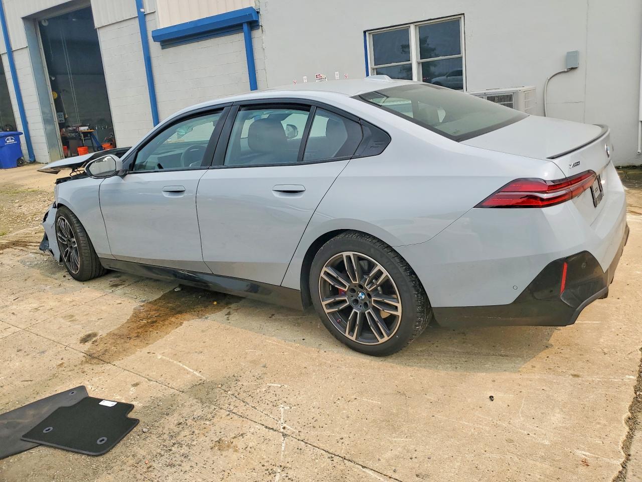 2024 BMW 540 Xi - Фото 2
