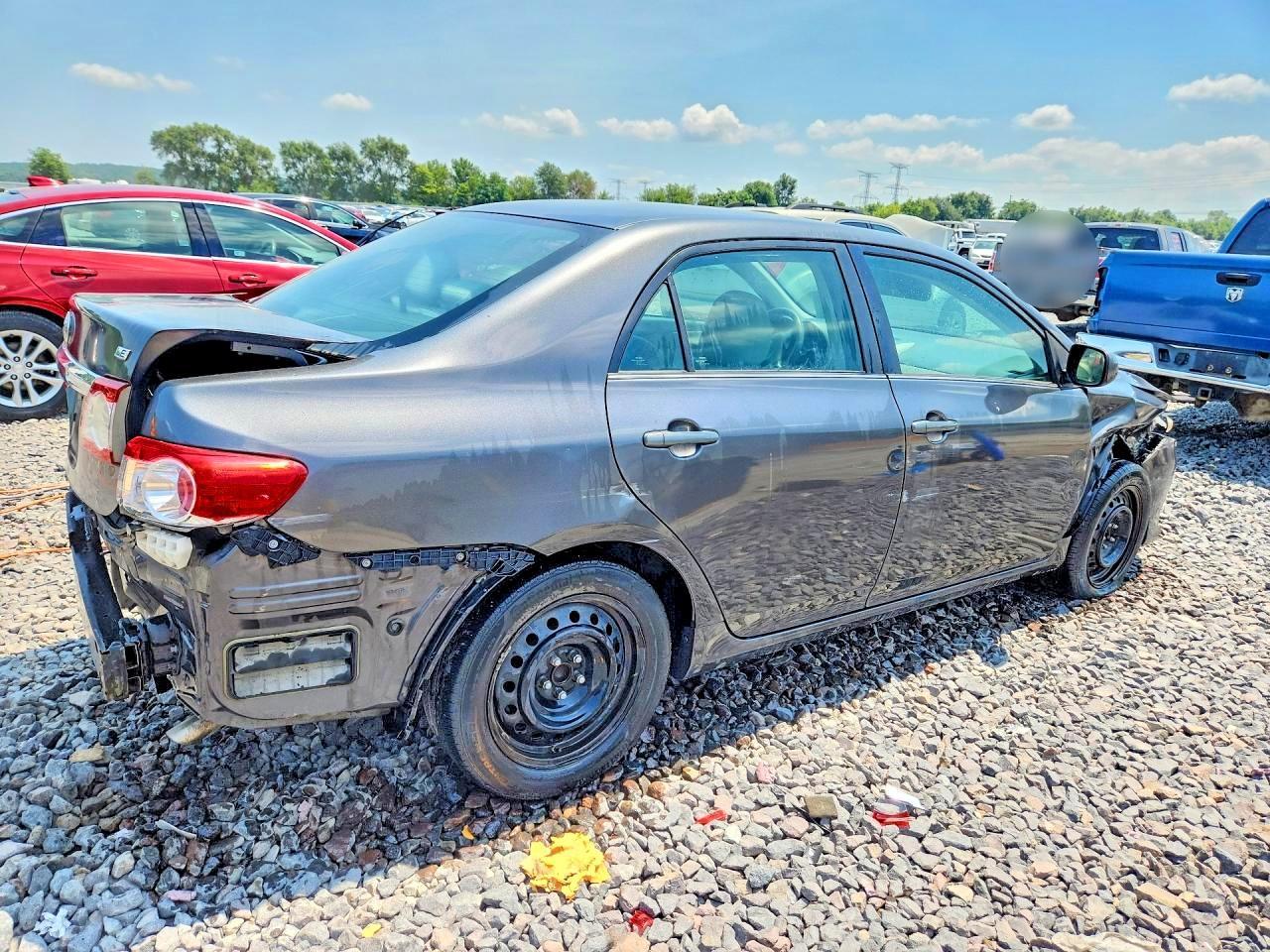 2013 Toyota Corolla Le - Фото 3