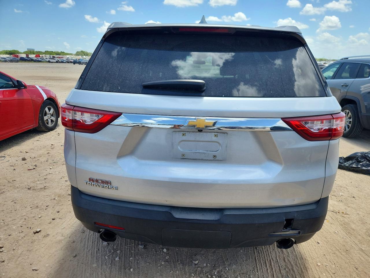 2019 Chevrolet Traverse Ls - Фото 6