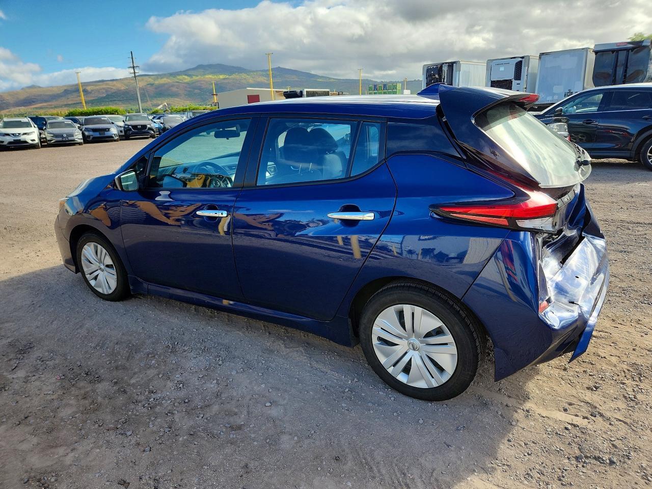 2022 Nissan Leaf S - Image 2