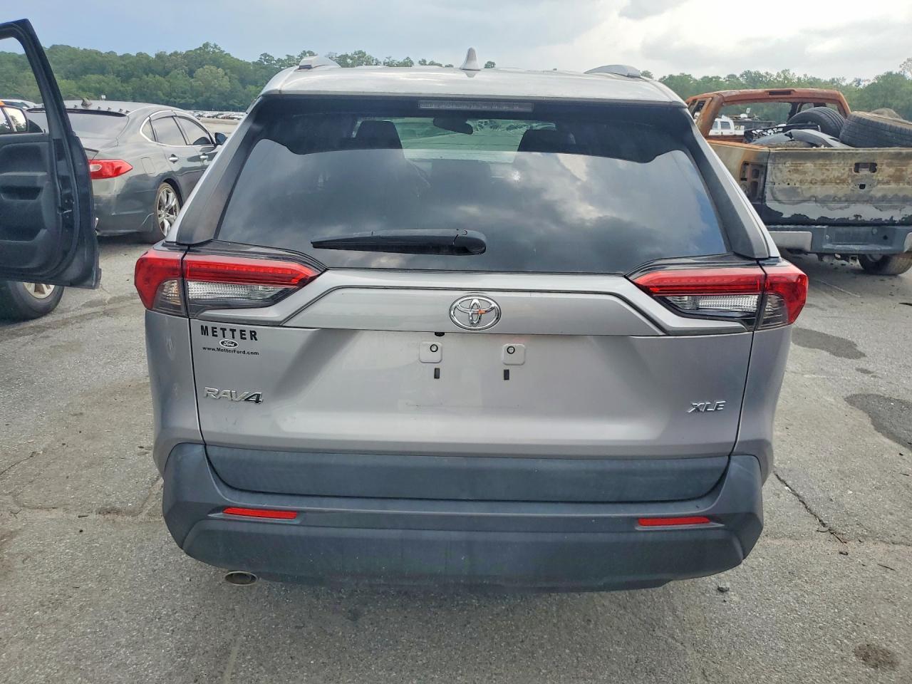 2021 Toyota Rav4 Xle Premium - Image 6