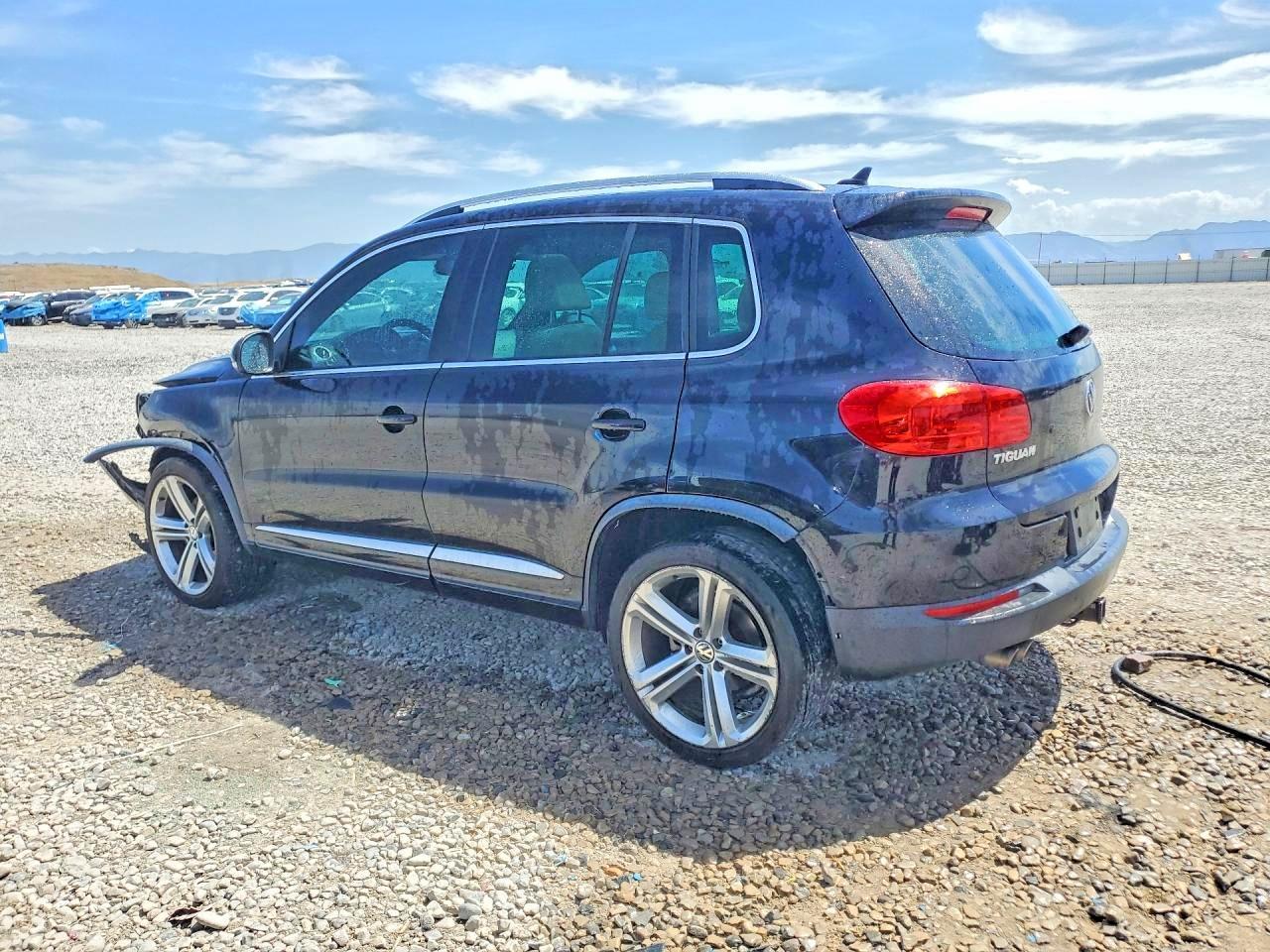 2014 Volkswagen Tiguan S - Image 2